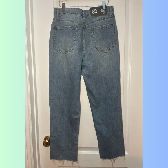 (NWT) BDG High-Waisted Slim Straight Jeans Size 29/27 - Picture 2 of 3